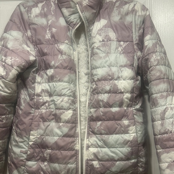 The North Face Kids' Lavender and White Puffer Jacket - very gently used - large - Picture 3 of 4